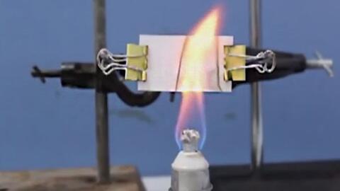 中國(guó)造“最強(qiáng)墻紙”,一遇火災(zāi)兩秒就報(bào)警,還耐火燒